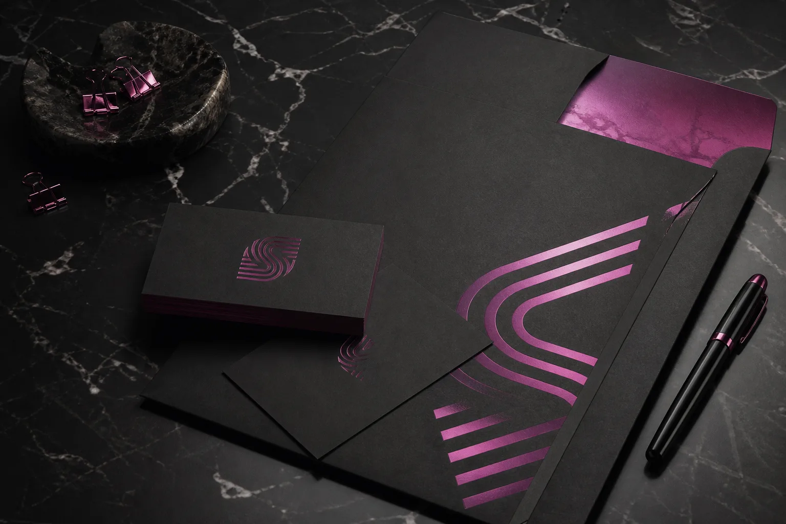 How Custom Metal Cards Are Becoming Part of Brand Identity